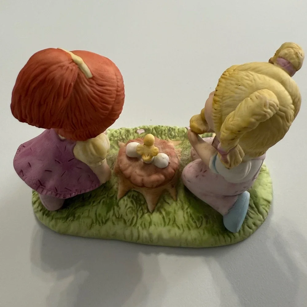Vintage 1984 Cabbage Patch Kids Figurine Xavier Roberts Girls with Chicks Nest